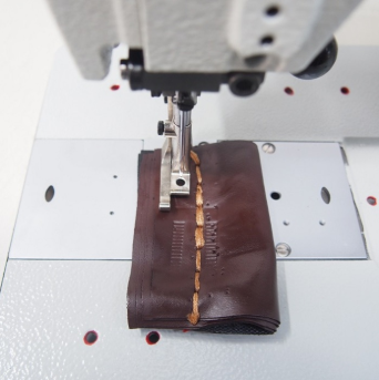 티피컬243통가죽재봉기