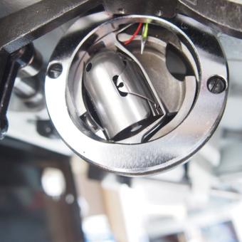 티피컬243통가죽재봉기